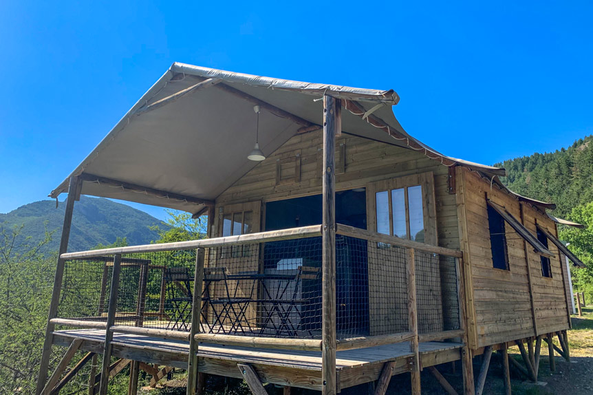 Cabane Lodge sur pilotis